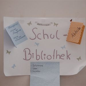Feierliche Übergabe der Bibliothek